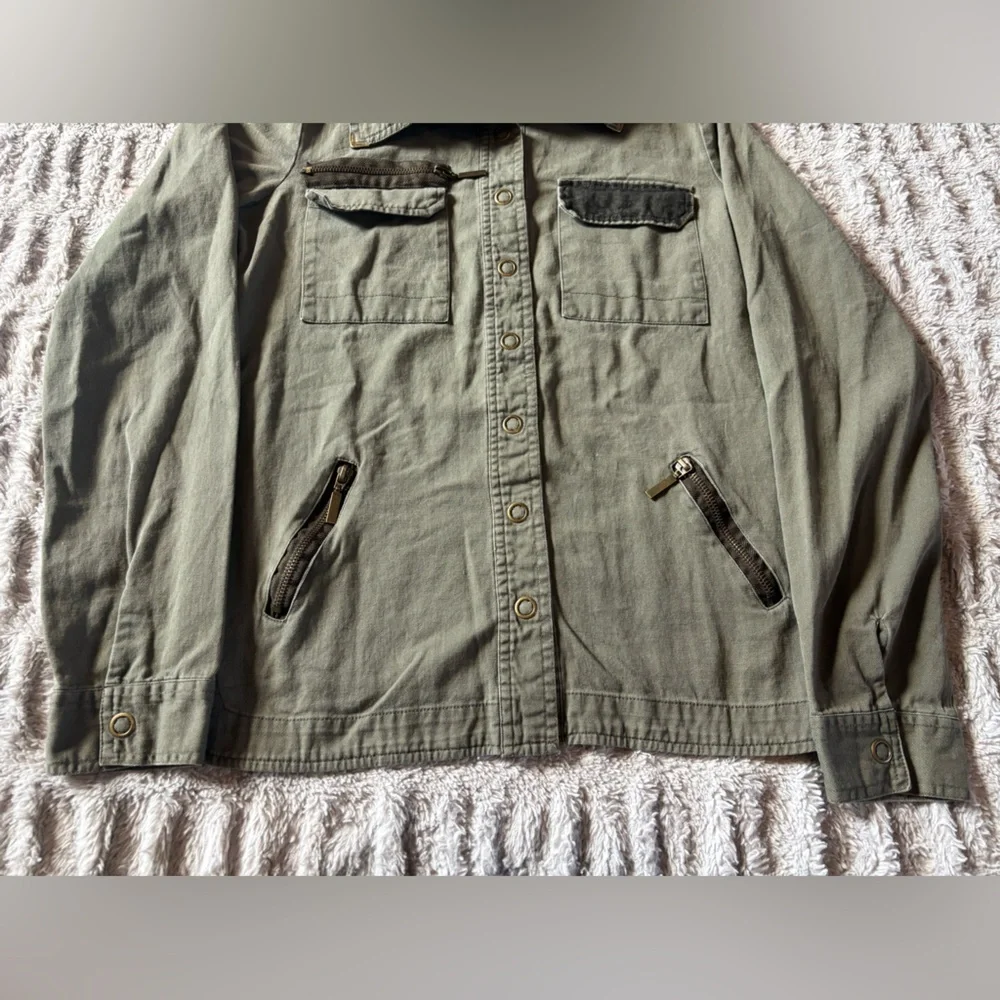 BKE Olive Green Utility Jacket Military Style Zip Pocket Snap Front Medium